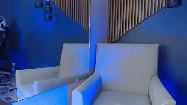 SkylerBloomm online show from 09-30-25, 03:44