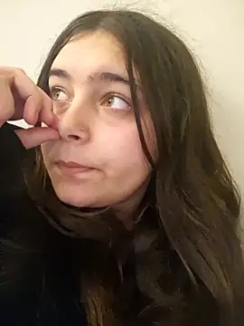KatieLace online show from 10-12-25, 09:03