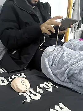 yazinyazin1 online show from 11-30-25, 09:08