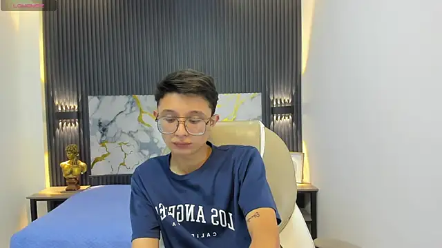 SantiagoRusso18 online show from 09-28-25, 12:10