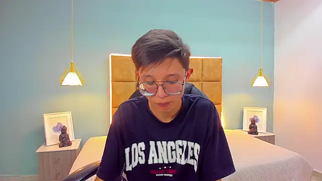 SantiagoRusso18 online show from 10-14-25, 09:04