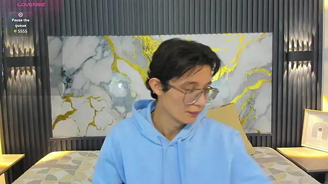 SantiagoRusso18 online show from 12-05-25, 03:04