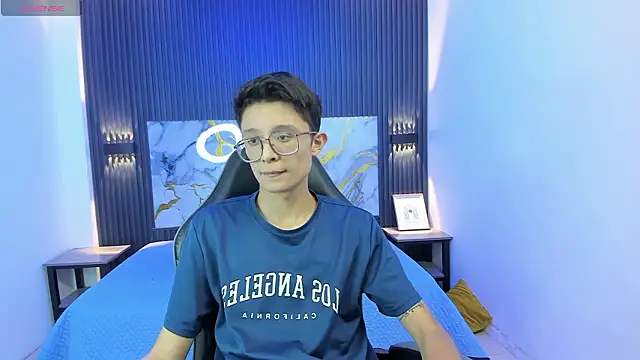 SantiagoRusso18 online show from 02-27-26, 07:36