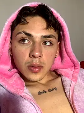 Snapshot of Vittorio_19 chatting on 09-12-25, 07:52 Vittorio 19 online show from 09-12-25, 07:52