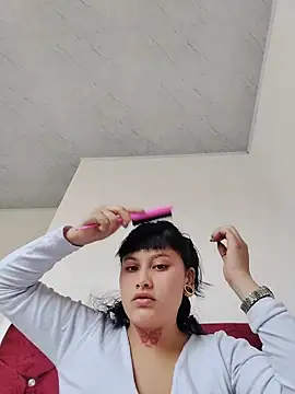 Eva Clark01 online show from 12-17-25, 12:33