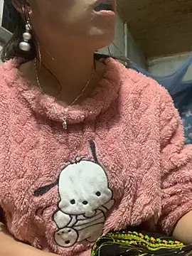 tuyetnhi-00 online show from 11-14-25, 11:42