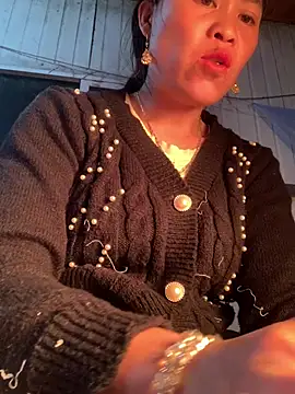 tuyetnhi-00 online show from 01-15-26, 11:04