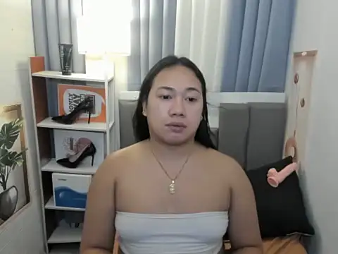 TsUncutKaren online show from 12-15-25, 04:44