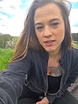 Luna Lynn online show from 04-20-26, 11:02