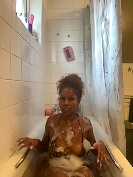 Snapshot of TheDahliaNoir chatting on 09-28-25, 03:17 TheDahliaNoir online show from 09-28-25, 03:17