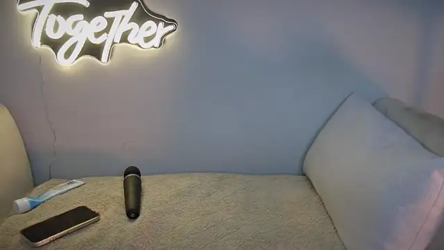 Petite36 online show from 11-28-25, 04:48