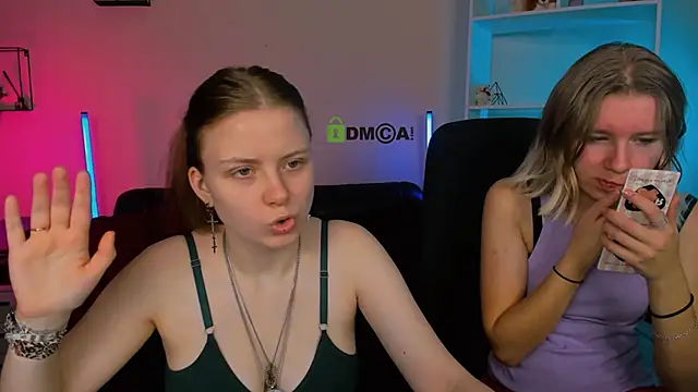 Snapshot of gloria_bubble chatting on 11-16-25, 10:21 gloria bubble online show from 11-16-25, 10:21