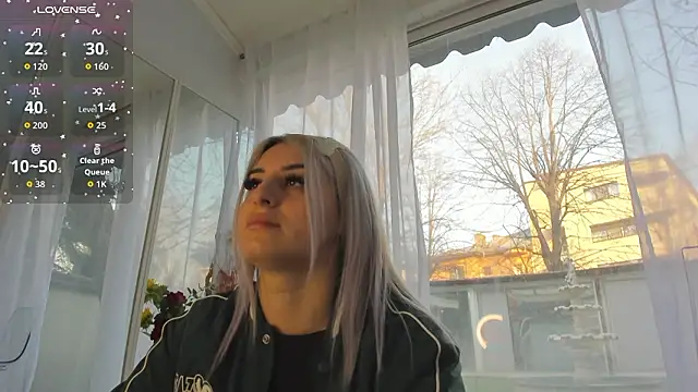 Ella Vee online show from 03-17-26, 05:44