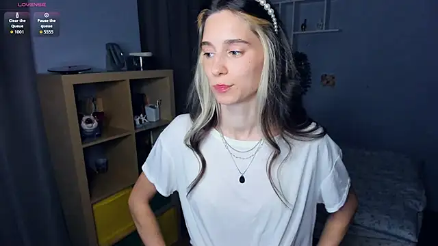 AntonettaTarring online show from 09-18-25, 07:21