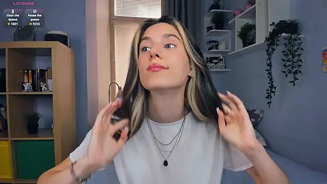 AntonettaTarring online show from 09-30-25, 07:24