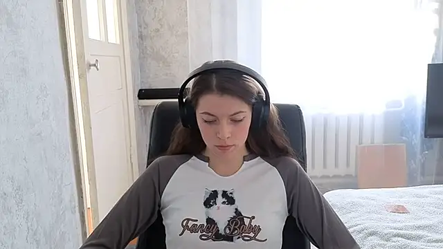 CutieAnny online show from 10-24-25, 04:31