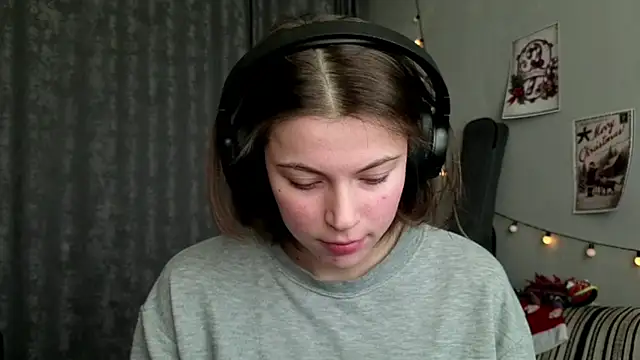 CutieAnny online show from 01-12-26, 06:07