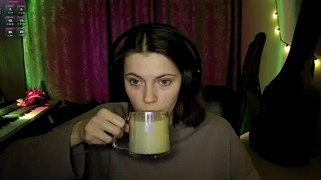 CutieAnny online show from 04-01-26, 08:06