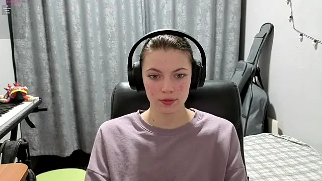 CutieAnny online show from 04-23-26, 08:22