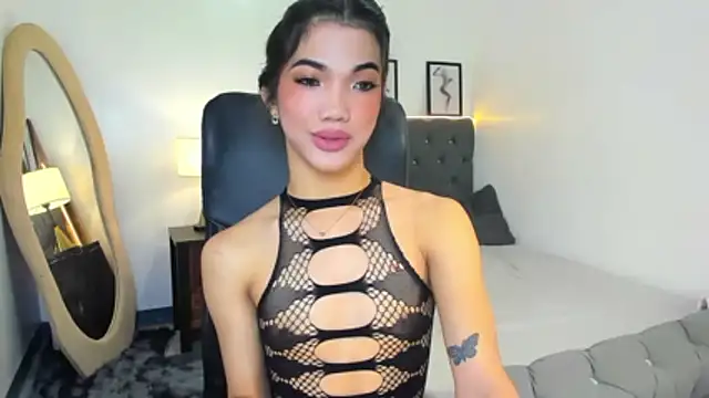 Snapshot of CassieSommereux chatting on 10-24-25, 06:04 CassieSommereux online show from 10-24-25, 06:04