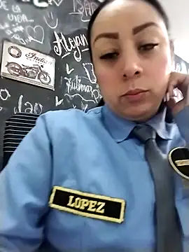 CRISTAL  11 online show from 10-22-25, 01:33