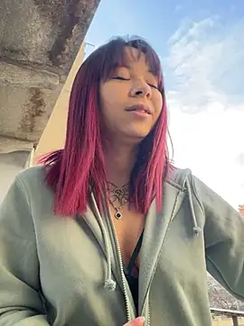 YumiLux online show from 01-14-26, 10:43