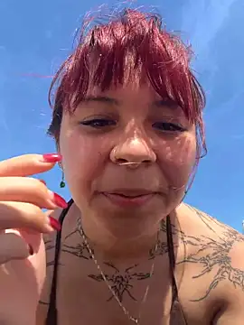 Snapshot of YumiLux chatting on 06-17-26, 01:34 YumiLux online show from 06-17-26, 01:34