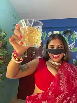 Snapshot of V-Hot-Sweti chatting on 06-02-26, 05:37 V-Hot-Sweti online show from 06-02-26, 05:37