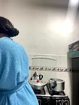 zaracollins01 online show from 10-21-25, 06:30