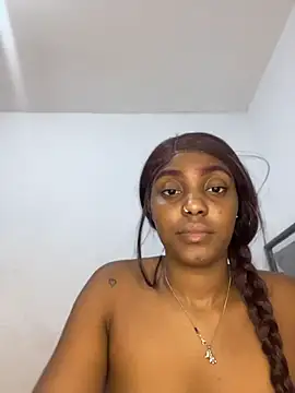 Snapshot of zaracollins01 chatting on 06-17-26, 12:35 zaracollins01 online show from 06-17-26, 12:35