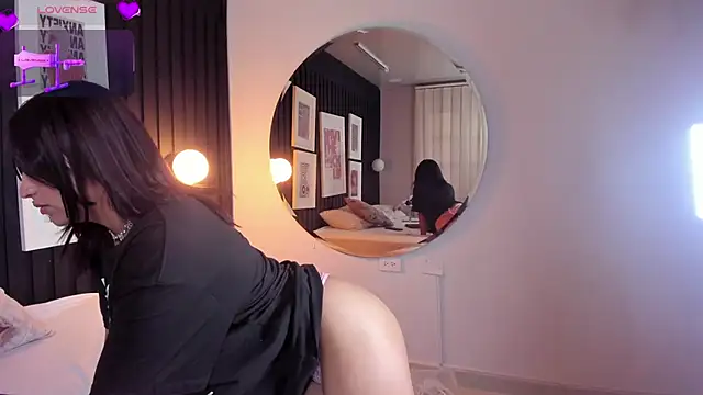 Manelyk evanss  online show from 02-15-26, 12:36