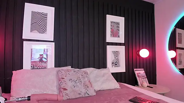 Manelyk evanss  online show from 04-15-26, 06:04