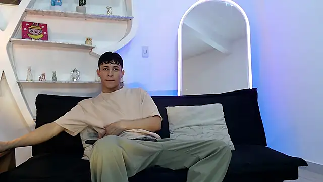 GRETTY BOYS online show from 09-19-25, 01:18