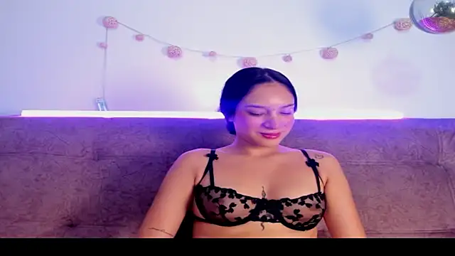 violet 77711 online show from 12-23-25, 07:39