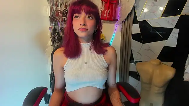 sophia arevalo online show from 05-15-26, 02:18