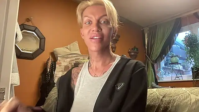 Snapshot of xl_uk_top_trans chatting on 09-11-25, 08:14 xl uk top trans online show from 09-11-25, 08:14