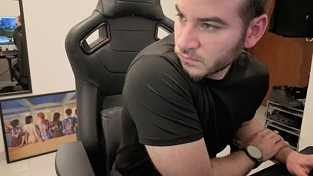 Snapshot of Paul00474 chatting on 09-21-25, 02:02 Paul00474 online show from 09-21-25, 02:02