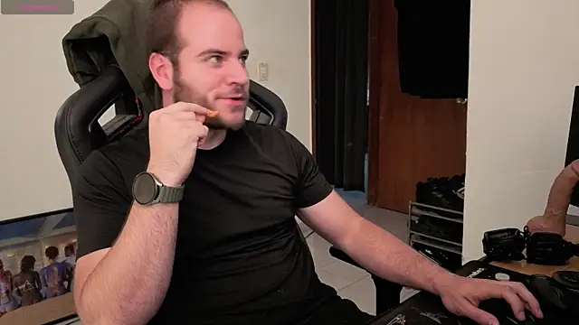 Snapshot of Paul00474 chatting on 09-27-25, 10:26 Paul00474 online show from 09-27-25, 10:26