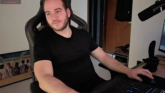 Snapshot of Paul00474 chatting on 11-04-25, 12:21 Paul00474 online show from 11-04-25, 12:21