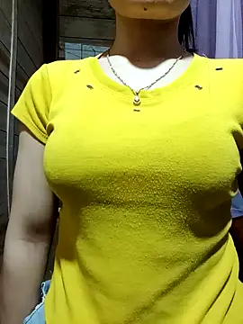 Snapshot of LucyyLy chatting on 10-01-25, 01:22 LucyyLy online show from 10-01-25, 01:22