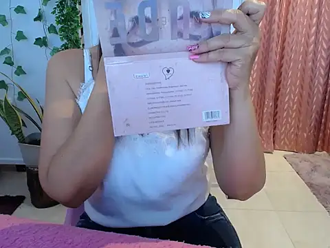 Manuela lara  online show from 09-13-25, 04:07