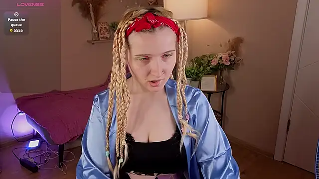 Milana Key online show from 12-04-25, 09:34