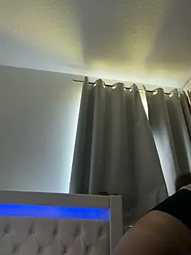 Snapshot of Lulumayxx chatting on 04-06-26, 04:08 Lulumayxx online show from 04-06-26, 04:08