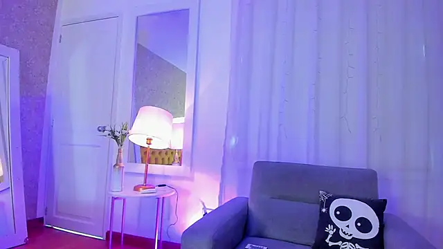 AnniieCooper online show from 11-19-25, 01:44