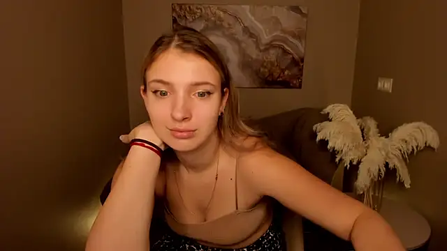 Snapshot of MilinaMorris chatting on 09-25-25, 01:20 MilinaMorris online show from 09-25-25, 01:20