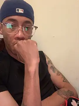 Snapshot of HookedIndocin chatting on 03-11-26, 06:19 HookedIndocin online show from 03-11-26, 06:19