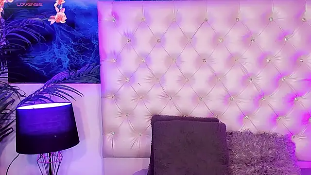 Valeria Swett  online show from 07-19-26, 08:23