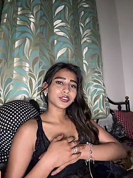 STRIP GLOW online show from 03-07-26, 12:18