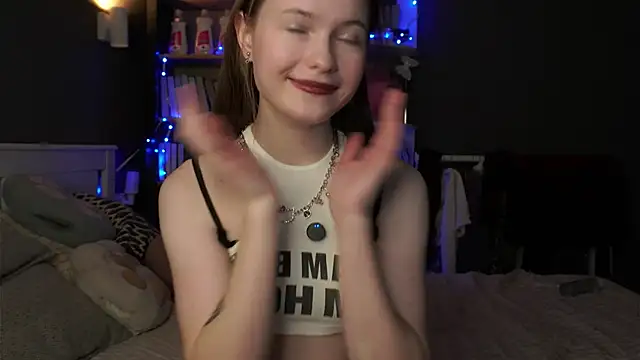 LynHillaire online show from 02-12-26, 11:16