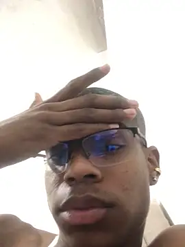 criss zuri online show from 11-28-25, 02:53